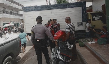 Patroli-Cipta-Kondisi-di-Hari-Libur,-Patroli-Presisi-Sampta-Polres-Belu-Ajak-Warga-Pasar-Baru-Jaga-Kamtibmas