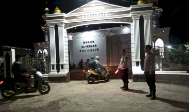 Ciptakan-Rasa-Aman-dan-Nyaman-saat-Beribadah,-Polres-Belu-dan-Jajaran-Turun-ke-Masjid-Amankan-Sholat-Tarawih-Ramadhan-1446-H