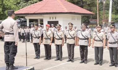 Kapolres-Belu,-AKBP-Benny-Miniani-Arief-Pimpin-Upacara-Pelantikan-dan-Serah-Terima-Jabatan-Sejumlah-Pejabat-Utama