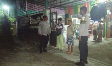 Gelar-Patroli-Malam,-Polsek-Kakuluk-Mesak-Imbau-Pelaku-Usaha-Lapor-Call-Center-110-Jika-Temui-Aksi-Premanisme