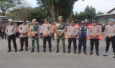 Berjibaku-dari-Siang-hingga-Malam,-Ratusan-Personel-Polres-Belu-Amankan-Antusias-Warga-Sambut-Bupati-dan-Wakil-Bupati