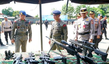 Danpas-Pelopor-Korbrimob-Polri-Pimpin-Apel-Gelar-Pasukan-Operasi-Kepolisian-Terpusat--“AB-Moskona-2025