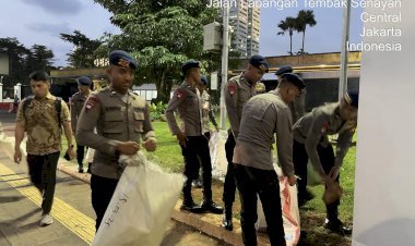 Brimob-Polda-Metro-Sisir-Sejumlah-Titik-Sekitar-Komplek-DPR/MPR--