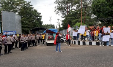 Siaga-Penuh-di-Hari-Buruh-2025,-Polres-Belu-Jaga-Ketat-Aksi-Damai-GMNI,-PMKRI-dan-BEM-STISIP-Fajar-Timur-Atambua
