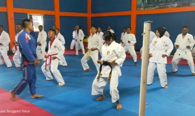 Diusulkan-Naik-Pangkat-Juli-2025,-57-Personel-Polres-Belu-dan-Brimob-Kompi-3-Yon-A-Pelopor-Ikut-Ujian-Bela-Diri-Polri