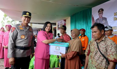 Sambut-Hari-Bhayangkara-ke-79,-Kapolda-Kalteng-Pimpin-Bakti-Kesehatan-dan-Serahkan-Bansos-untuk-Petani-di-Gunung-Mas