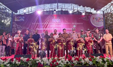 Kapolres-Belu-Hadiri-Pembukaan--Festival-Lomba-Seni-dan-Sastra-Siswa-Nasional-Tahun-2025