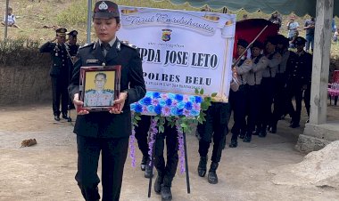 Lewat-Upacara-Kedinasan,-Kapolres-Belu-Beserta-Staf-Beri-Penghormatan-Terakhir-untuk-Almarhum-AIPDA-Jose-Leto