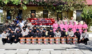 Sambangi-Prajurit-TNI-Polri-di-Motaain,-Kapolda-NTT:-Soliditas-dan-Sinergitas-Adalah-Kunci-Utama-Menjamin-Keamanan-PLBN-Sebagai-Gerbang-Etalase-Negara