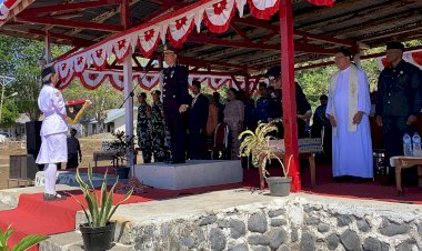 Peringatan-Ulang-Tahun-ke-80-RI,-Wakapolres-Belu,-KOMPOL-Lorensius-Pimpin-Upacara-di-Kecamatan-Perbatasan-RI-RDTL