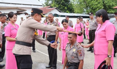 Tutup-Tahun-2025,-Kapolres-Belu,-AKBP-I-Gede-Eka-Putra-Astawa-Pimpin-Upacara-Kenaikan-Pangkat-Perwira-dan-Bintara-Polri