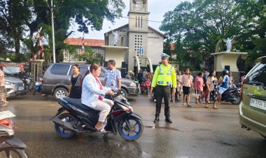 Rutin-Turun-ke-Gereja,-Langkah-Polres-Belu-Jamin-Keamanan-dan-Cegah-Laka-Lantas-Saat-Ibadah-Minggu