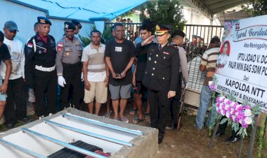 Lewat-Upacara-Kedinasan,-Wakapolres-Belu-Beserta-Staf-dan-Bhayangkari-Beri-Penghormatan-Terakhir-untuk-Almarhum-IPTU-Joao-V.Dos-Reis