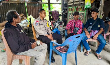 Duduk-Bersama-Eratkan-Kebersamaan,-Bhabinkamtibmas-Nanaet-Polres-Belu-Ajak-Warga-Jaga-Kamtibmas-dan-Waspadai-Bencana-Alam