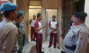 Cek-Rumah-Tahanan,-Kapolres-Belu,-AKBP-I-Gede-Eka-Putra-Astawa-Beri-Pesan-Ini-untuk-Anggota-Jaga,-Piket-Fungsi-dan-Para-Tahanan
