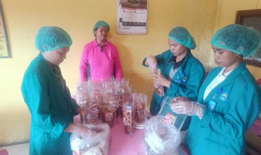 Sinergitas-Mahasiswa-Universitas-Timor-dan-UMKM-Bhayangkari-Polres-Belu,-Mengolah-Produk-UMKM-untuk-Pemberdayaan-Ekonomi-Masyarakat-di-Kabupaten-Belu