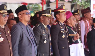 Kapolres-Belu-Didampingi-Pejabat-Utama,-Hadiri-Upacara-Detik-detik-Proklamasi-HUT-Ke-81-RI-di-Tapal-Batas