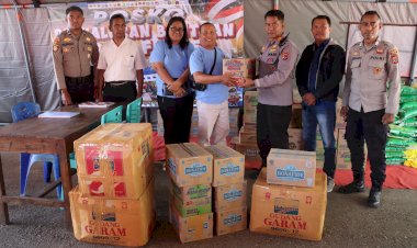 Polres-Belu-Bergerak-untuk-Flores:-Posko-Donasi-Dibuka-Sejak-Kemarin,-Bantuan-dari-Anggota-Polri-dan-Masyarakat-Terus-Berdatangan-untuk-Korban-Gempa-Flores