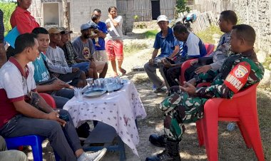 Sambangi-ke-Wilayah-Manumutin,-Upaya-Bhabinkamtibmas-Polres-Belu-dan-Babinsa-Ciptakan-Situasi-Aman-di-Wilayah-Binaannya