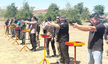 Pererat-Silaturahmi-dan-Perkuat-Sinergitas-di-Tapal-Batas,-Polres-Belu-bersama-Forkopimda-dan-Instansi-Vertikal-Gelar-Latihan-Menembak-Bersama
