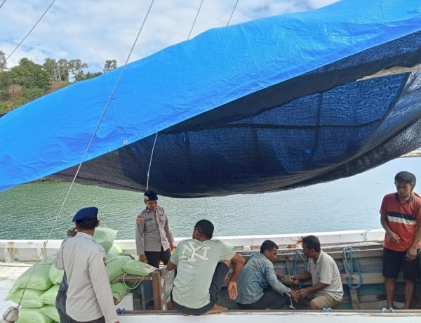 Stop Melaut Bila Cuaca sedang Buruk, Imbau Personel Sat Polairud Polres Belu ke Nelayan Atapupu