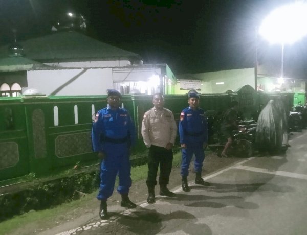 Jamin Keamanan Umat di Bulan Ramadan 1447 H, Polsek Kakuluk Mesak dan Sat Polairud Polres Belu Amankan Ibadah Tarawih di Masjid Al-Huda Atapupu