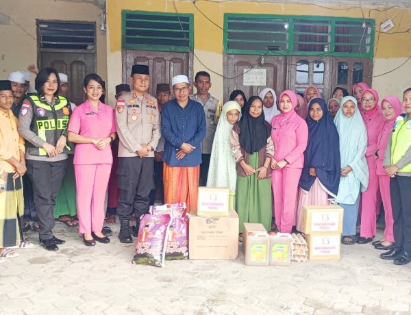 Indahnya Berbagi di Bulan Ramadan 1447 H, Kapolres Belu dan Ketua Bhayangkari Salurkan Paket Sembako untuk Anak-anak Panti Asuhan