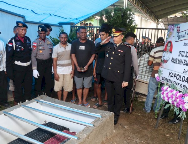 Lewat Upacara Kedinasan, Wakapolres Belu Beserta Staf dan Bhayangkari Beri Penghormatan Terakhir untuk Almarhum IPTU Joao V.Dos Reis