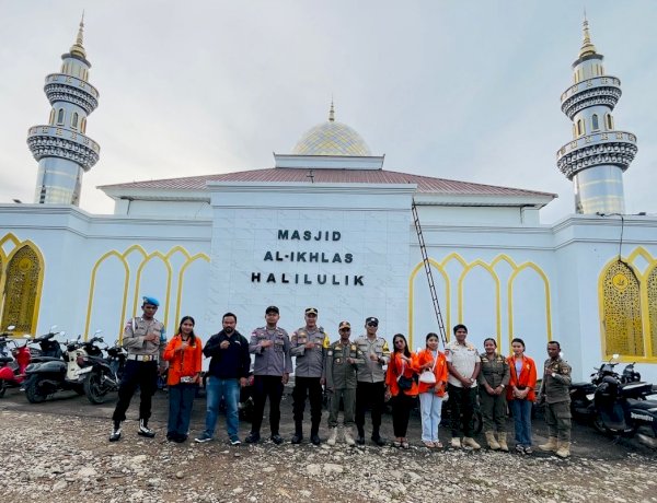 Bersama Sat Pol PP dan Mahasiswa STIPAS St.Petrus Kefamenanu, Aparat Polsek Tasifeto Barat Amankan Ibadah Sholat Idul Fitri 1447 H