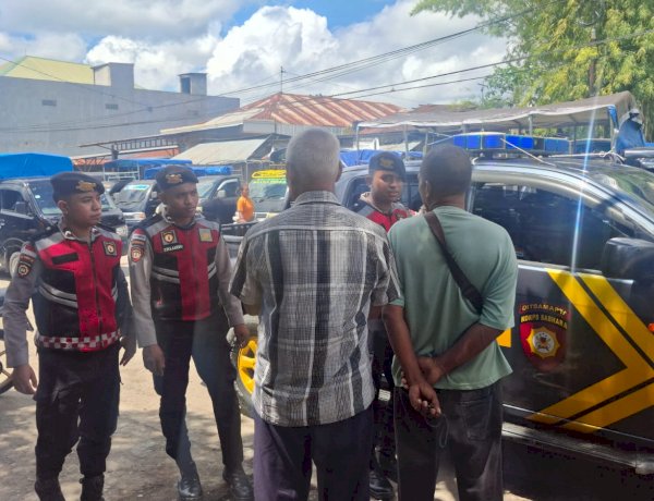 Sisir Seputaran Kota, Tim Perintis Samapta Polres Belu Ajak Masyarakat Manfaatkan Layanan 110 bila Terjadi Gangguan Kamtibmas dan Laka Lantas