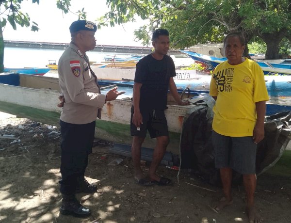 Temui Nelayan yang Hendak Melaut, Personel Sat Polairud Polres Belu Imbau Pentingnya Alat Keselamatan dan Jaga Ekosistim Laut