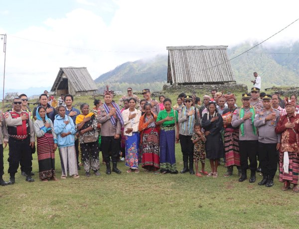 Kunjungi Fulan Fehan Jelang Festival, Kapolres Belu Lakukan Tatap Muka dengan Loro Lamaknen, Tokoh Adat dan Masyarakat desa Dirun