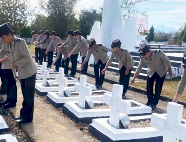 Wujud Penghormatan Terhadap Jasa Para Pahlawan, Srikandi Polwan Polres Belu Ziarah ke TMP Seroja Jelang Hari Jadi Polwan ke 78