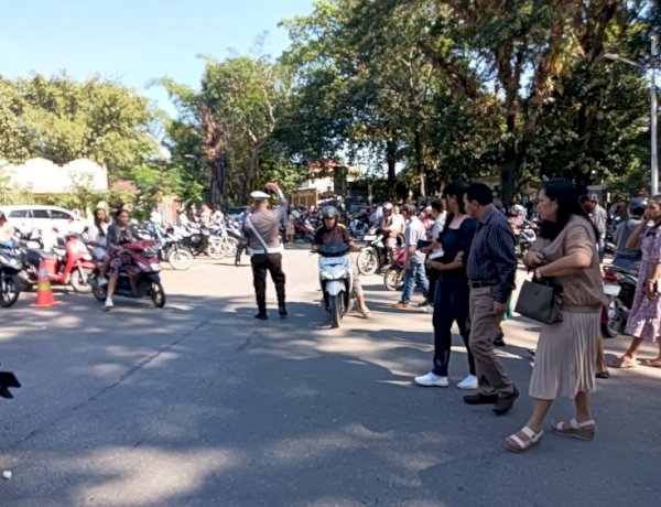 Rutinitas Jaga Keamanan dan Kelancaran Lalu Lintas, Sat lantas Polres Belu Turun Pengamanan Gereja saat Ibadah Minggu