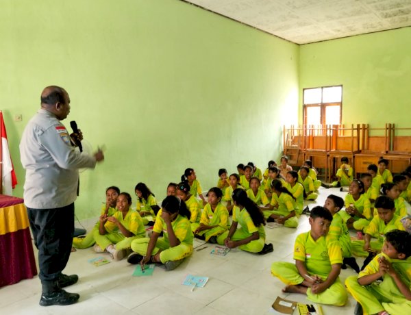 Lindungi Generasi Penerus Bangsa, Kanit Bhabinkamtibmas Polres Belu Edukasi Siswa SD Negeri Wirasakti tentang Pencegahan Kekerasan terhadap Anak dan Dampak Hukumnya
