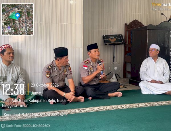 Jumat Keliling di Masjid Sakinah Kampung Alor, Kapolres Belu Perkuat Silaturahmi dan Beri Penyuluhan Hukum untuk Umat Muslim di Tapal Batas