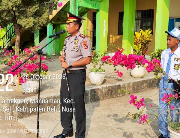 Polisi Peduli Pendidikan: Pimpin Upacara di SMKN 1 Atambua, Kapolres Belu Imbau Pelajar Tertib Berlalu Lintas dan Jauh Kenakalan Remaja