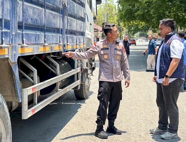 Cegah Penyalahgunaan BBM Subsidi, Polres Belu Lepas Tangki Modifikasi Dua Truk Tronton yang Diamankan