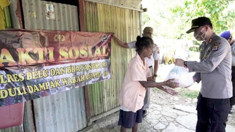 Peduli Sesama, Polres Belu dan Jajaran Gelar Baksos Serentak Ringankan Beban Warga Terdampak Covid-19