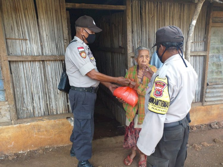 Door to Door, Polsek Raihat Salurkan Bantuan Beras Program Polri Peduli Covid-19