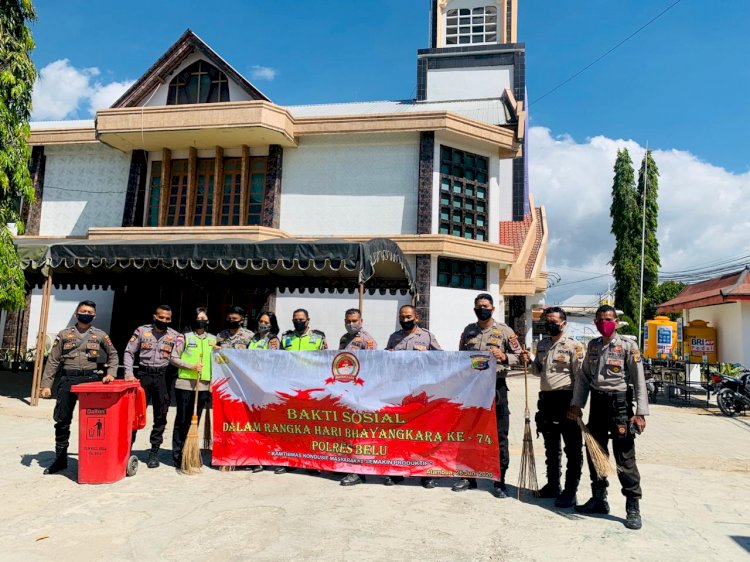 Baksos Serentak di Hari Bhayangkara ke 74, Polres Belu Gelar Aksi Bersih-bersih di Tempat Ibadah