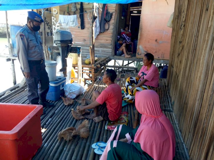 Sambang Binkamsa, Sat Pol Airud Polres Belu Imbau Warga Pakai Masker dan Jaga Jarak Bila Beraktivitas di Luar Rumah