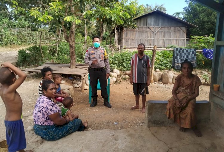 Berkunjung ke Rumah Warga, Bhabinkamtibmas Polsek Raihat Bicara Pentingnya Disiplin Menjalankan Protokol Kesehatan