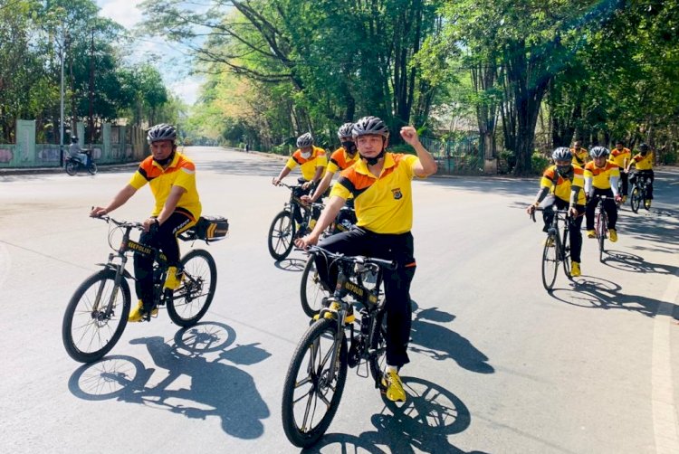 Tempuh Jarak 30 KM,  Kapolres Belu, AKBP Khairul Saleh Bersepeda Bareng Anggota Pantau Situasi Kamtibmas