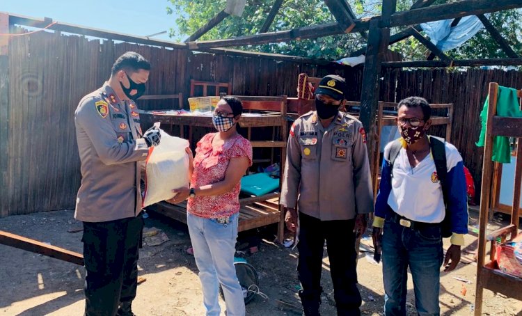 Patroli Dialogis, Kapolres Belu Selipkan Baksos untuk Korban Angin Puting Beliung di Kimbana, Tonton Videonya