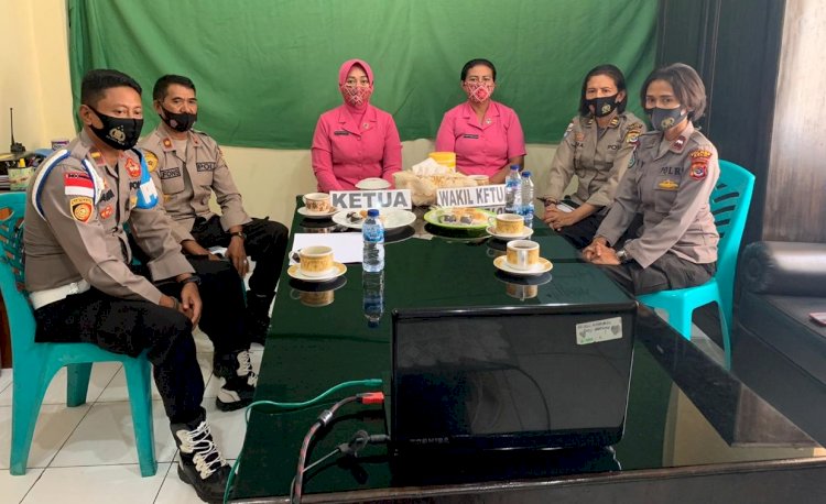 Bersama Ibu Asuh, Polwan Polres Belu Ikuti Giat Tatap Muka dengan Ibu Asuh Polwan Polda NTT Lewat Zoom Meeting