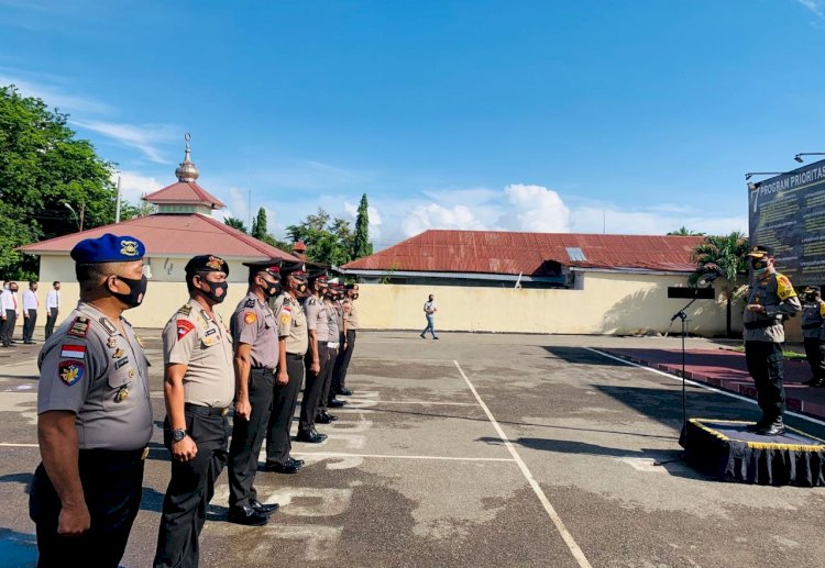 Kapolres Belu Pimpin Upacara Kenaikan Pangkat Personil Polres Belu dan Brimob Kompi 2 Yon A Pelopor Belu