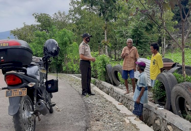 Cegah Penularan Covid-19, Bhabinkamtibmas Umanen Minta Warga RT.21 Taati Protokol Kesehatan