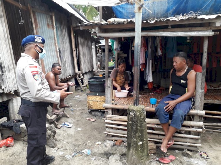 Sambang Binkamsa, Sat Pol AIrud Polres Belu Minta Warga Disiplin Prokes dalam Keseharian