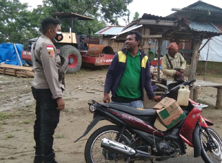 Sentuh Warga Binaannya, Bhabinkamtibmas Kewar Minta Warga Patuhi Protokol Kesehatan